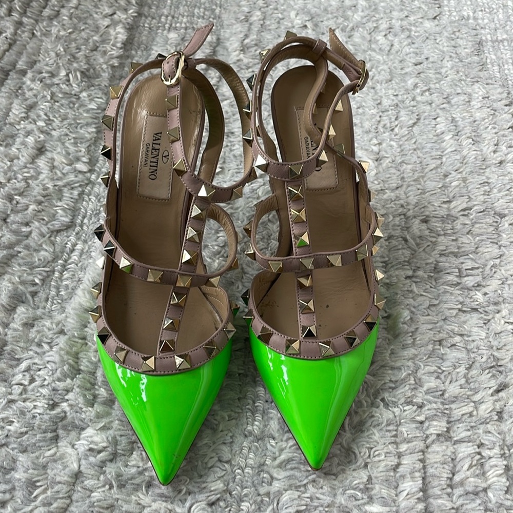 Valentino Garavani Rockstud Heels